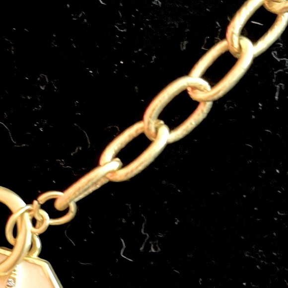 Fornash Starfish creamy enamel toggle necklace gold toned chain - Picture 8 of 8